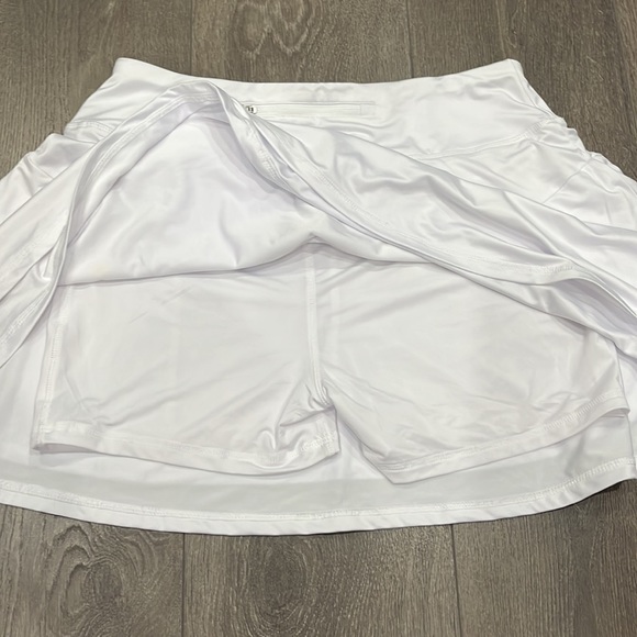 White tennis skirt/skort - Picture 3 of 4